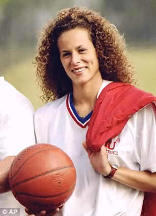 Xet xu vu cuong hiep 60 phu nu cua danh hai Bill Cosby-Hinh-2