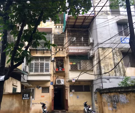 Tình trạng "chuồng cọp" lớn nhỏ thi nhau mọc tràn lan.