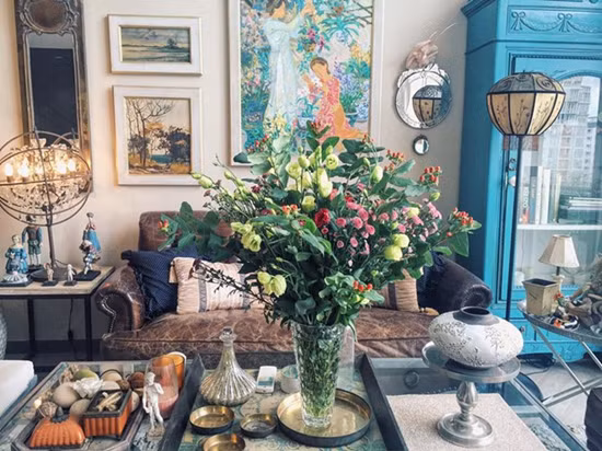  Thiết kế đậm chất vintage nhờ sự kết hợp của những gam màu nổi bật bắt mắt cùng những gam màu pastel nhẹ nhàng.