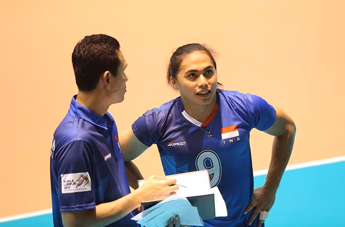 Về chuyện giống đàn ông, Manganang bật cười: “Tôi biết chứ, không chỉ ở Việt Nam mà ở đâu cũng thế, ai cũng tò mò, thậm chí nghi ngờ tôi chuyển giới tính. Điều này ít nhiều gây rắc rối với tôi, nhưng đó chỉ là quá khứ, còn hiện tại thì tôi cũng đã quen”.