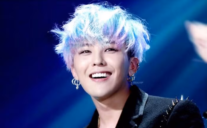 G-Dragon: Trưởng nhóm Big Bang luôn nằm trong danh sách những ngôi sao Hàn vướng nhiều "lùm xùm" nhất của Kpop. Trong số đó, scandal hút cần sa vào năm 2011 là vụ việc tồi tệ nhất của G-Dragon. Mặc dù vậy, tiếng xấu hút cần sa đeo bám tên tuổi không làm ảnh hưởng gì tới sự nghiệp của G-Drangon. Anh vẫn thành công rực rỡ mỗi lần ra album hay ca khúc mới và được gọi là thần tượng của mọi thần tượng.