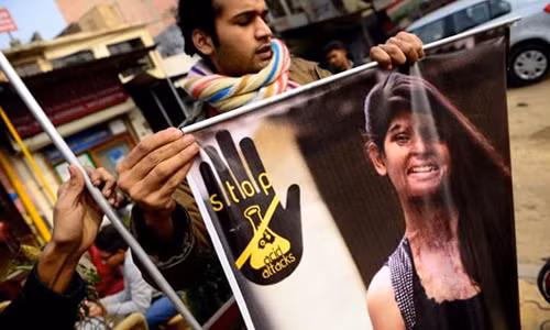 Nghiet nga phan nguoi phu nu bi cuong hiep, tat axit 5 lan