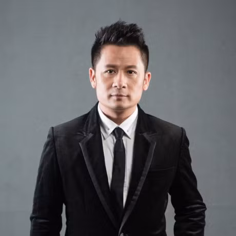 Riêng ca sĩ Bằng Kiều - giọng ca được yêu thích cả ở trong nước lẫn hải ngoại hiện có mức cát sê cao ngất ngưởng. Ít ai ngờ rằng, Bằng Kiều chỉ được trả 7.000 đồng thời gian đầu đi hát. “Bằng 2 tô phở và một ít quẩy thời bấy giờ” - nam ca sĩ tiết lộ.