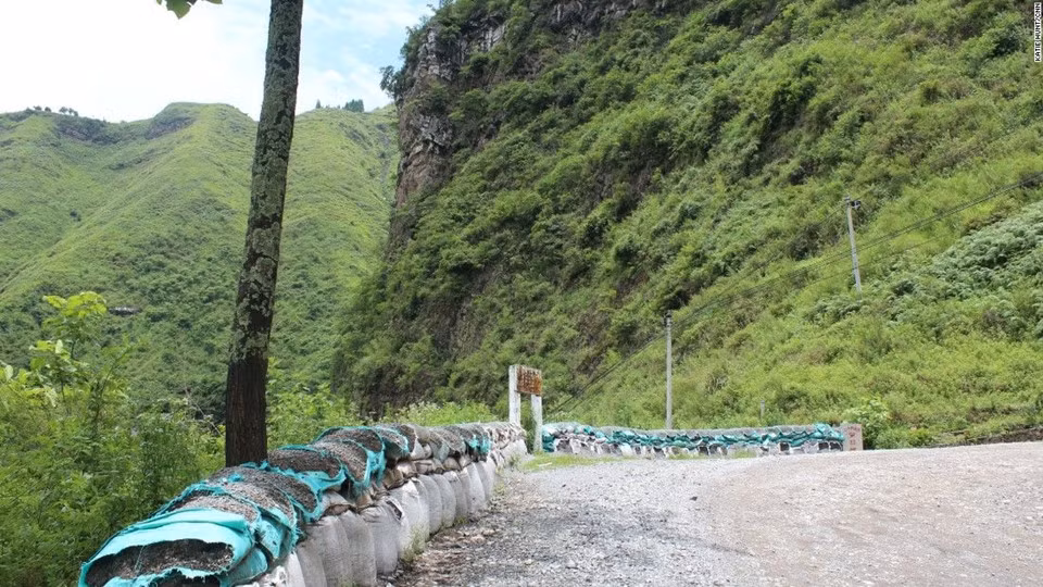 Cái tên Stillwell của đường được đặt theo tên Tổng thống Mỹ Joseph Stillwell, biểu tượng cho mối quan hệ hợp tác trong quá khứ giữa quân đội Trung Quốc và Mỹ trong cuộc chiến chống phát xít. Ảnh: Katie Hunt Jonh.