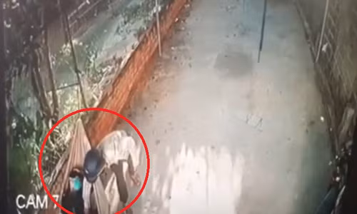 Thanh nien bi trom "cuom" dien thoai khi dang ngu