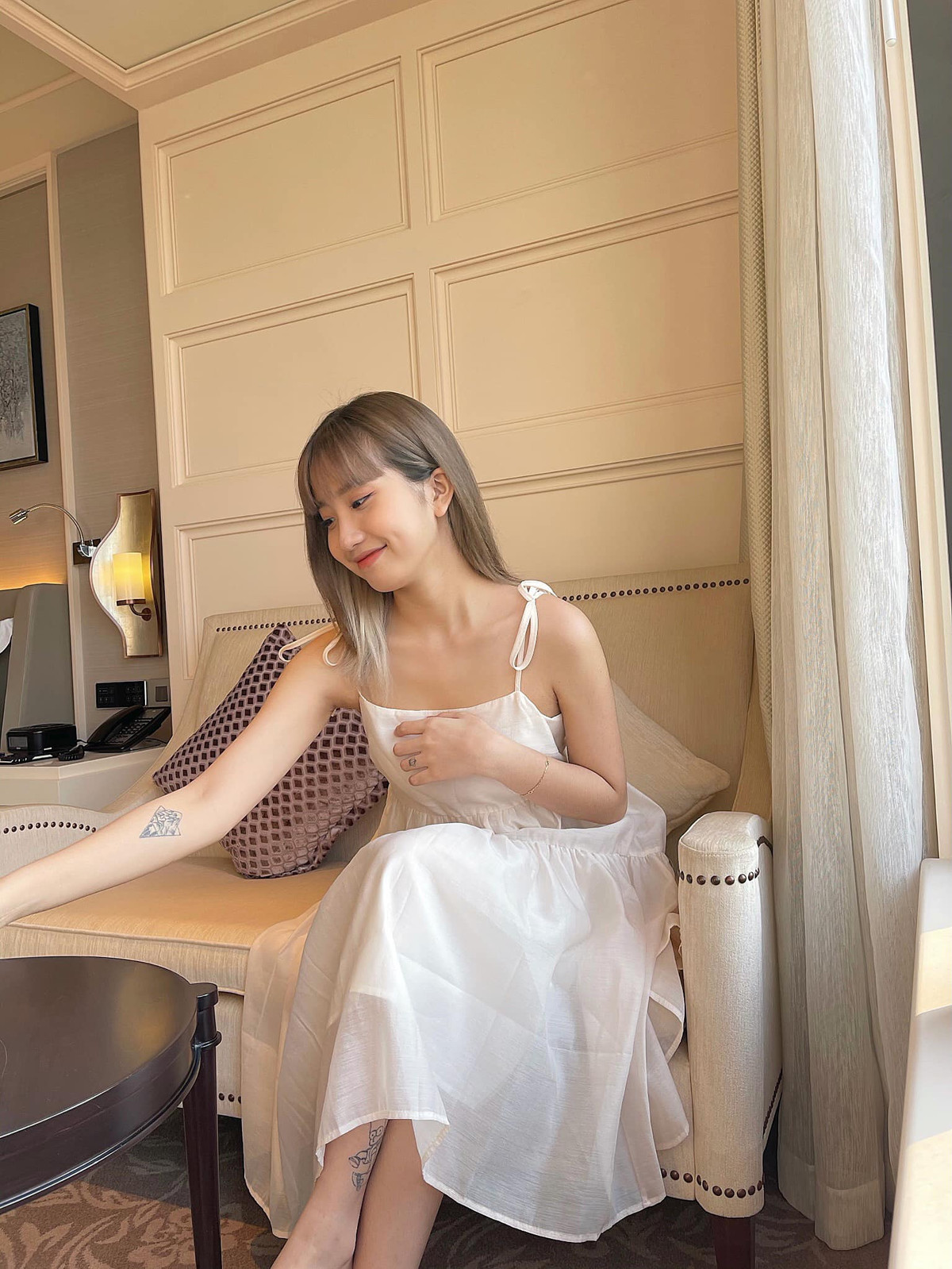 Cô nàng thường xuyên "chiều lòng" các fan bằng những bức ảnh khoe trọn thân hình gợi cảm.