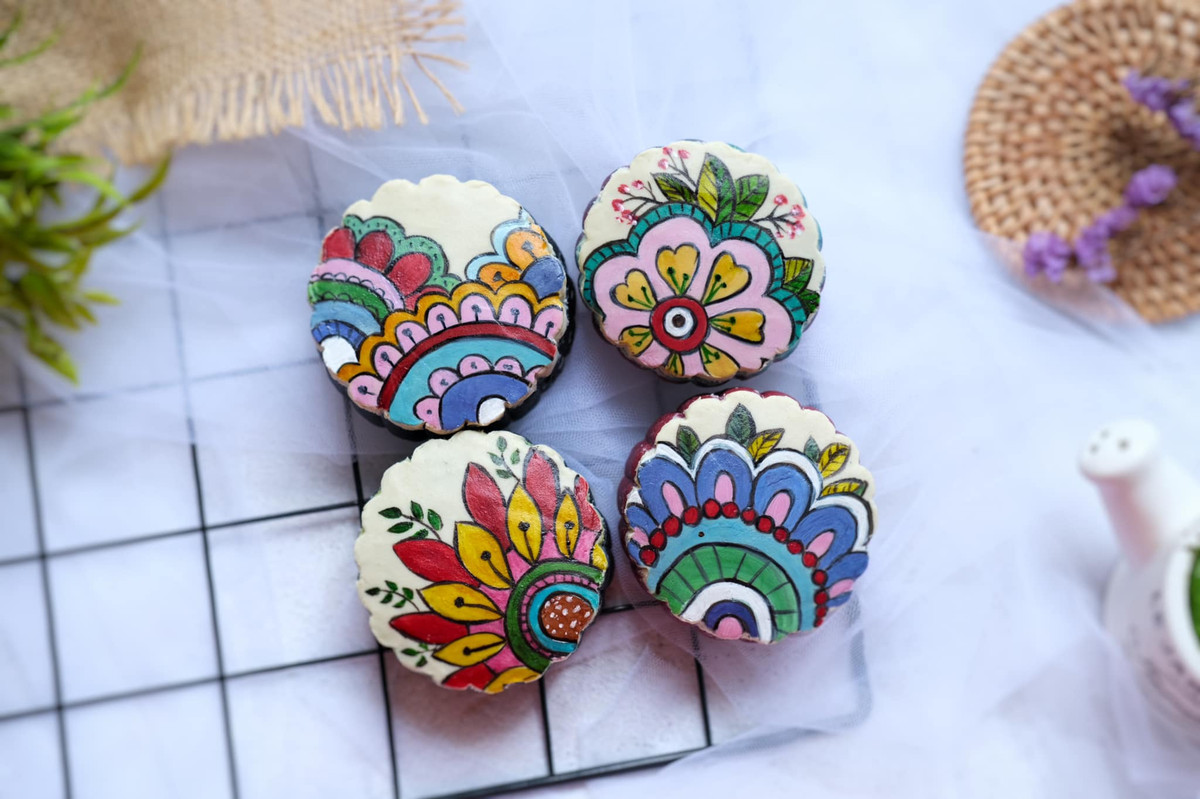 Cư dân mạng đều ngỡ ngàng trước những chiếc bánh đặc biệt được sáng tạo dưới đôi bàn tay tài hoa của cô gái Thùy Dương.