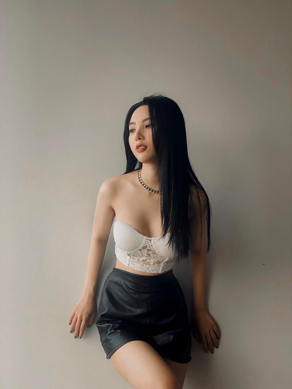 Người đẹp Cà Mau sở hữu làn da trắng mịn, cùng số đo 3 vòng chuẩn: 86 - 60 - 90 cm.