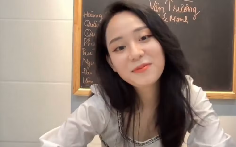 Việc đổi tên và bỏ từ "cô giáo" có lẽ là quyết định khá quyết liệt của Minh Thu ở thời điểm hiện tại.