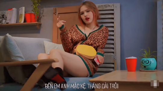 Thể hiện khả năng đọc rap như chuyên nghiệp, Xoài Non khiến netizen không khỏi ngỡ ngàng bởi trước giờ chưa từng nghe cô nàng thử làm ca sĩ, chứ chưa nói đến đọc rap.