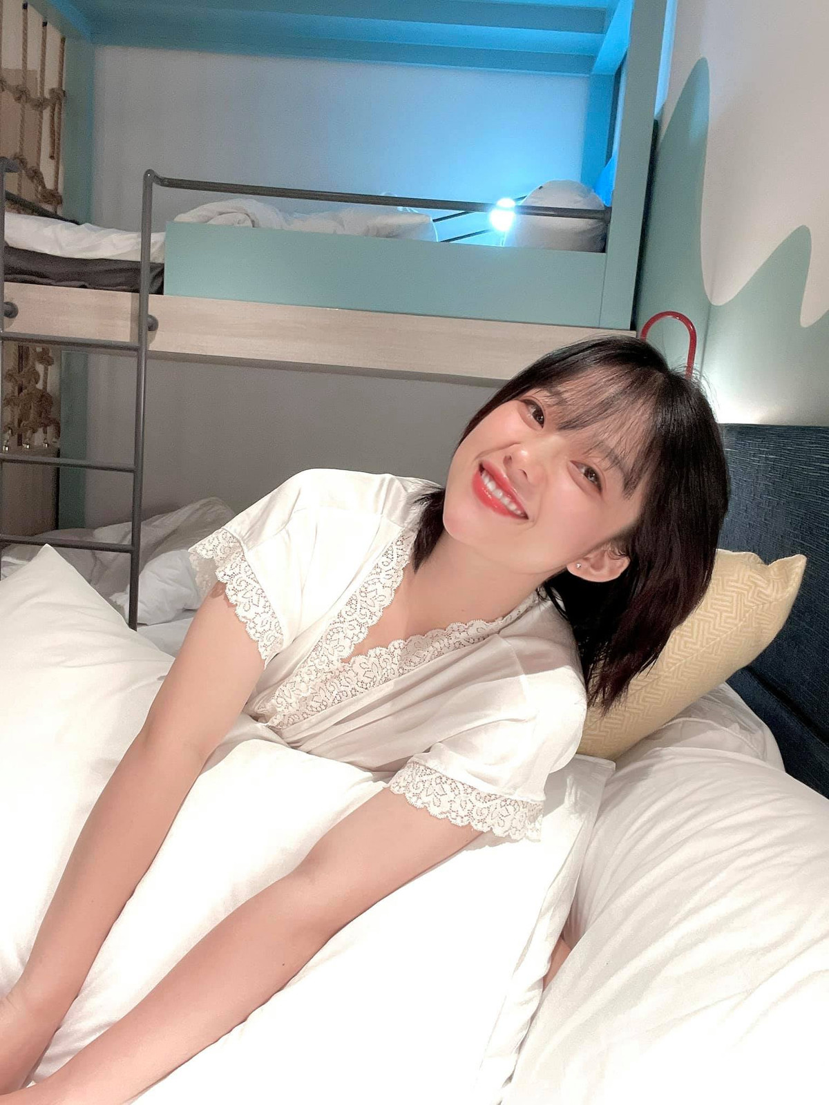 Thùy Dương chưa từng tham gia hoạt động tình nguyện trước đây, nên cô coi đây là cơ hội để bản thân trưởng thành hơn. Ảnh: FBNV