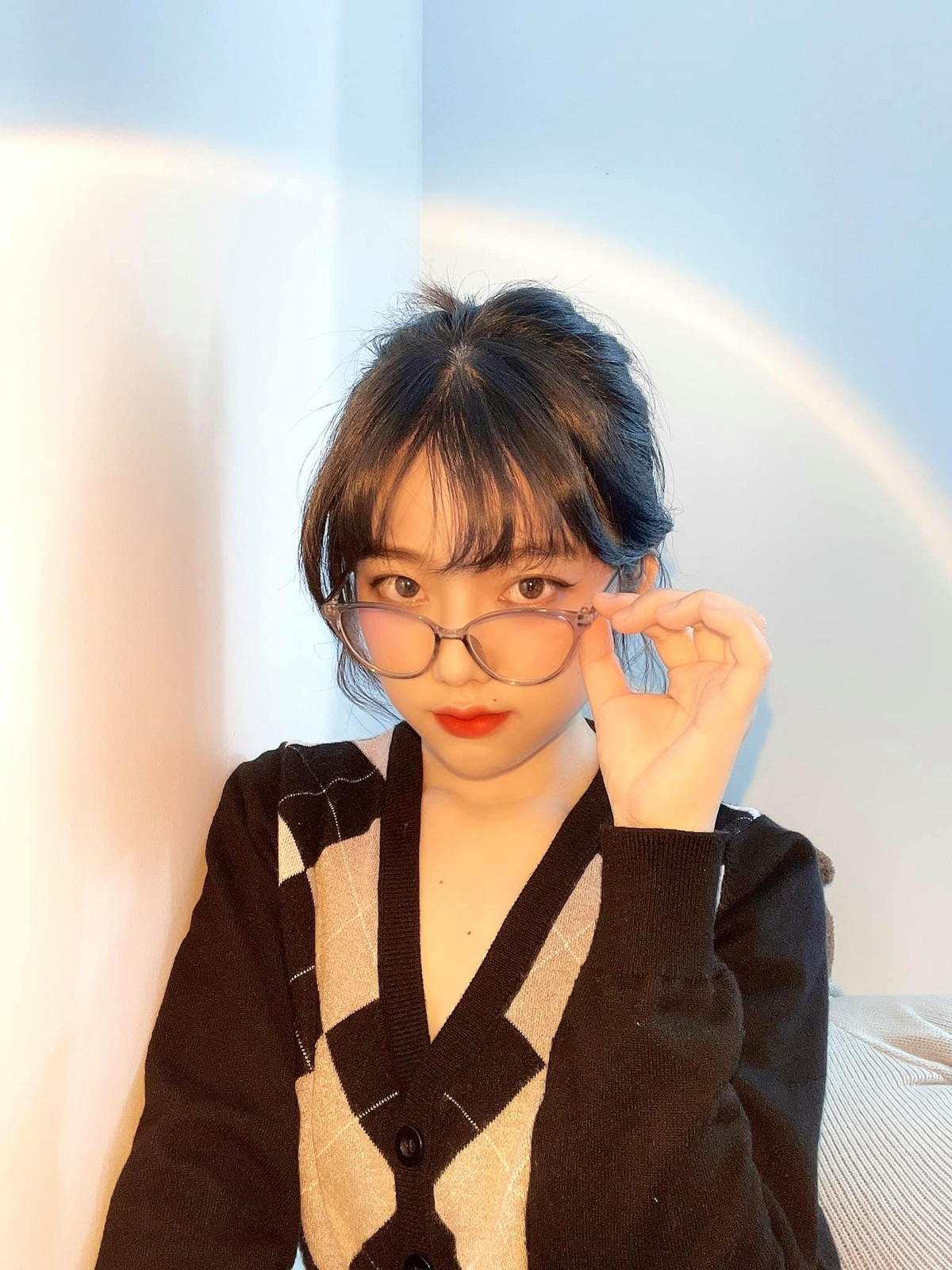 Những hình ảnh ngoài đời của Thuỳ Dương nhận được vô số lời khen ngợi.