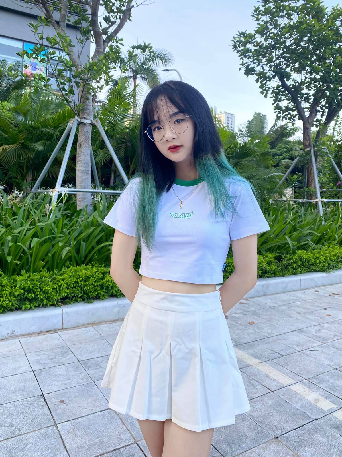 Gấm Kami là hot girl TikTok được cư dân mạng săn lùng, dù gia nhập MXH này chưa lâu nhưng cô gái sinh năm 2000 đã gây chú ý nhờ sở hữu vẻ đẹp dễ thương, cô còn có tài chơi bida cực đỉnh, mà không phải ai cũng làm được.