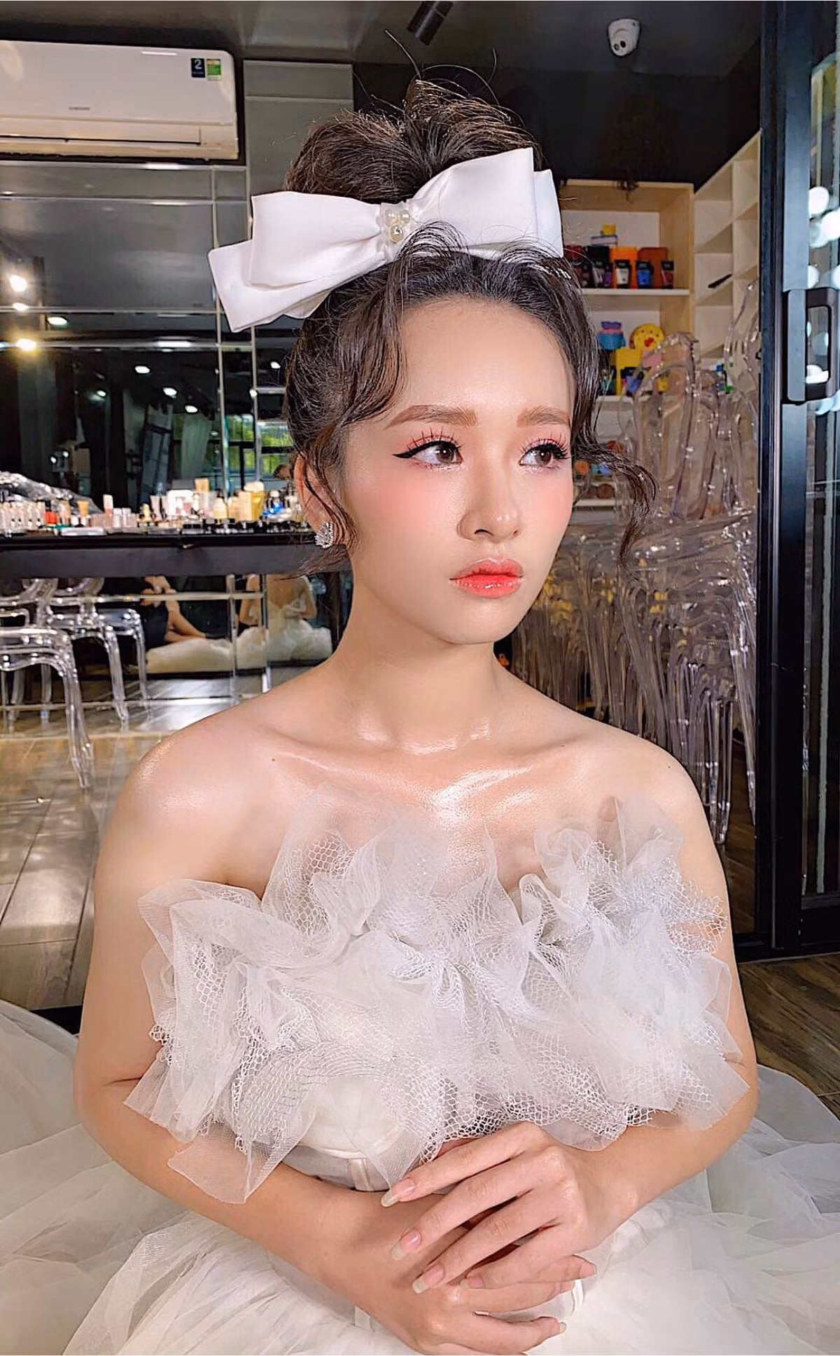 Minh Anh còn có khả năng tạo dáng tự nhiên trước ống kính.