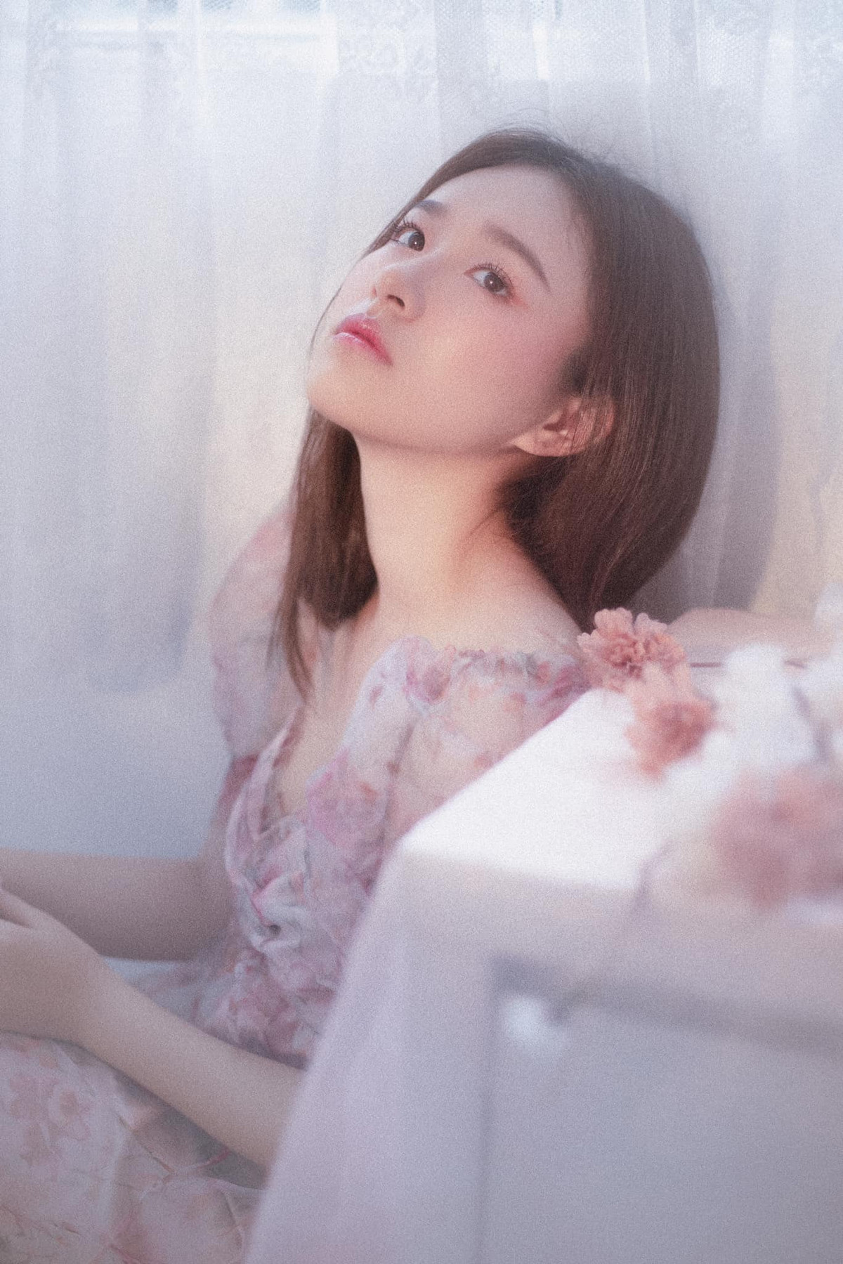 Mỗi bức ảnh mà cô đăng tải đều nhận về lượng tương tác khá cao, đa phần bình luận là khen ngợi sắc vóc của cô. Ảnh: FBNV