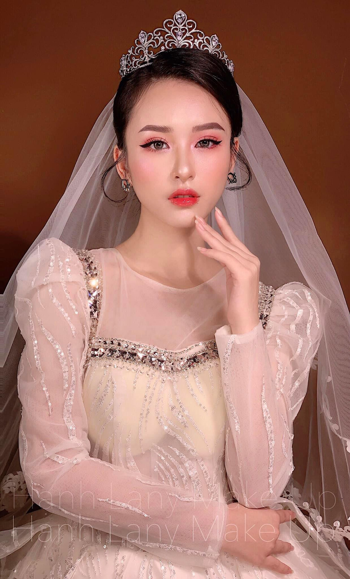 Sở hữu gương mặt xinh đẹp, vóc dáng thanh mảnh, Hương Giang được coi là "nàng thơ" của trường.