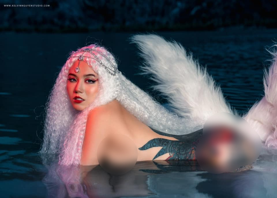 Bộ ảnh này khiến cư dân mạng "nóng mắt" khi Linh Miu chọn cách nude để tạo dáng.