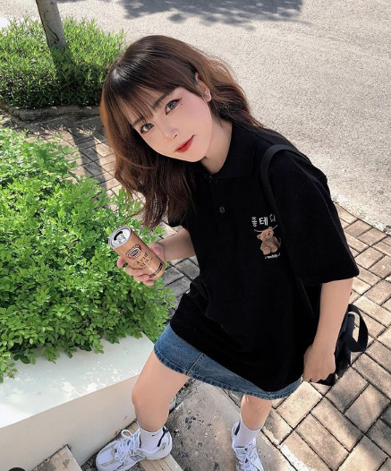 Đa phần những bức ảnh trên trang cá nhân đều được Minh Tú chụp bằng điện thoại.