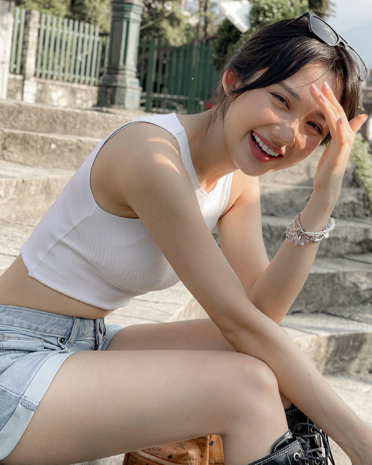 Mina Young, tên thật là Nguyễn Nga là nữ streamer thế hệ mới nhưng được nhiều bạn trẻ Việt yêu mến.