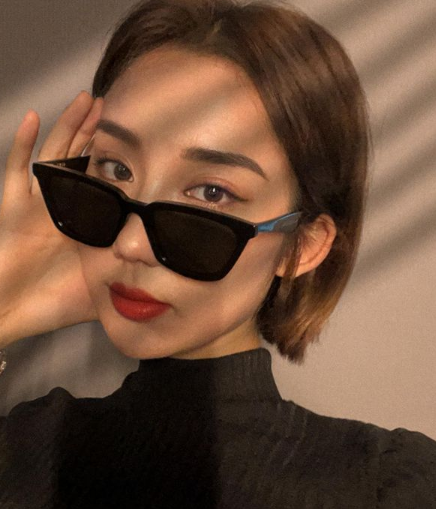 Ngoài nhan sắc xinh đẹp, Mina Young còn được yêu mến bởi giọng nói dễ thương và những biểu cảm đáng yêu khi livestream.