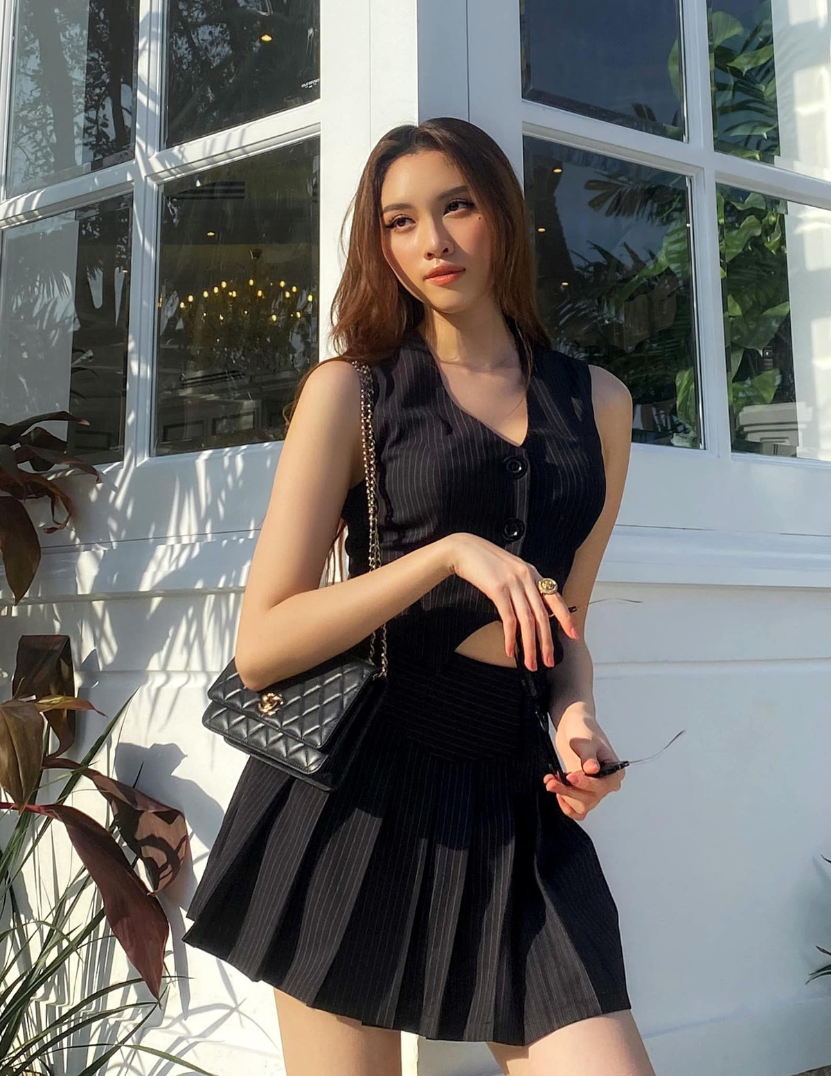 Người đẹp từng tham gia không ít cuộc thi nhan sắc như tham gia Hoa hậu Hoàn vũ Việt Nam, giành 2 giải Miss Thân hình đẹp nhất, Miss Tài năng tại Miss Ngôi sao 2014,...