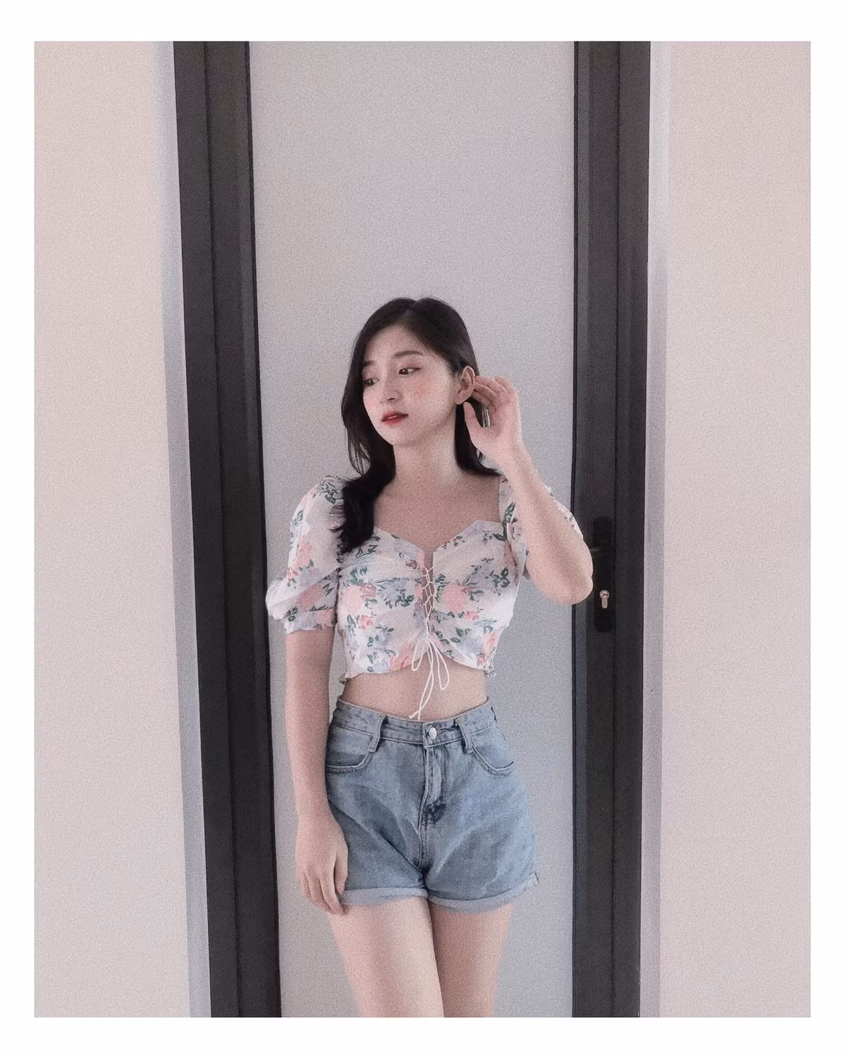 Sau ít giờ đăng tải, loạt ảnh nhanh chóng nhận về hàng chục ngàn lượt like, chia sẻ và bình luận rầm rộ.