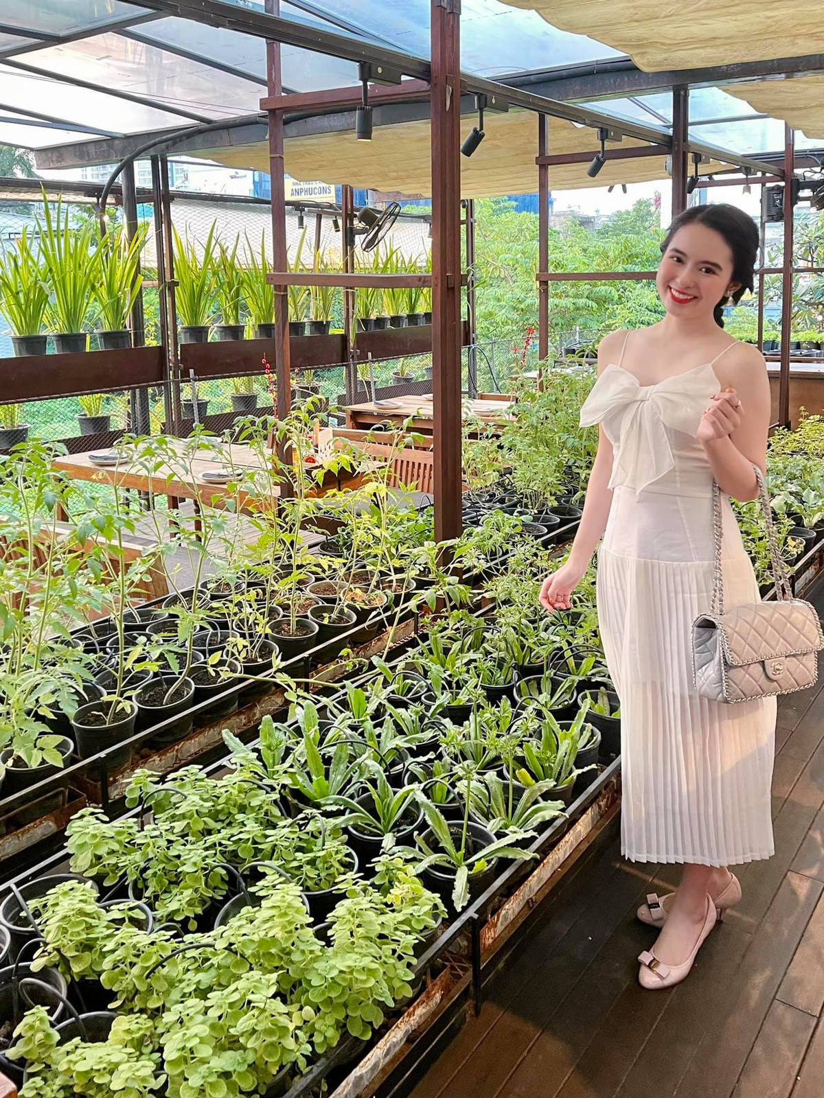 Cô nàng từng giành danh hiệu hoa khôi của cuộc thi nhan sắc tại trường đại học này.