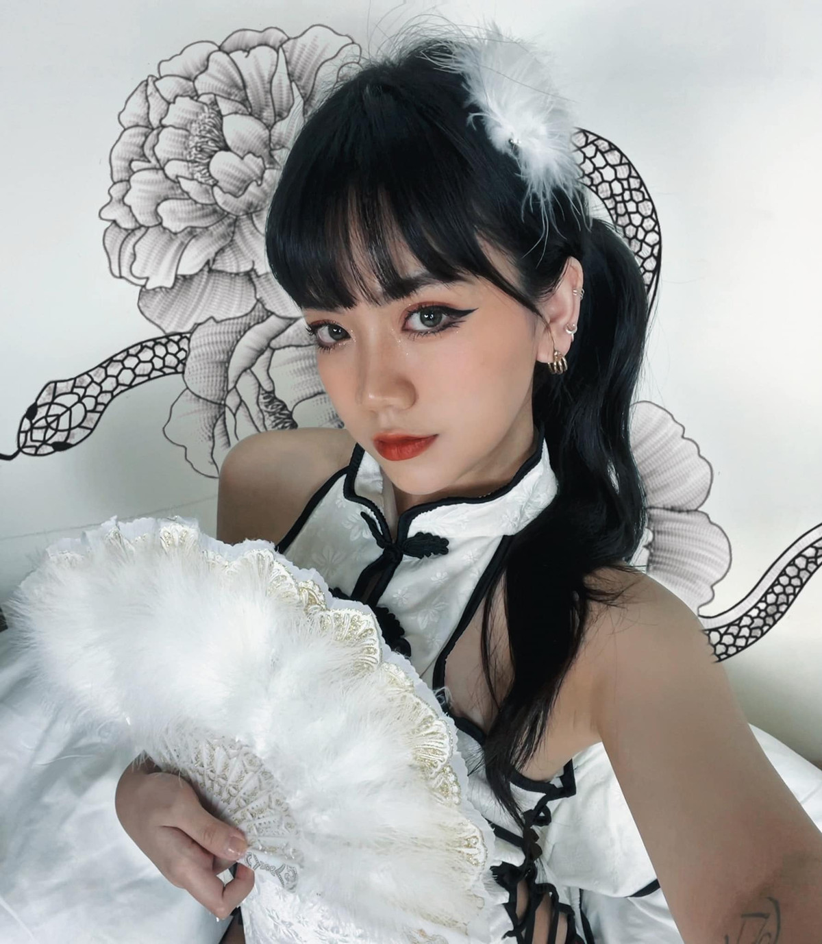 Ngày trước Bảo Hân từng tự ti khi có vẻ ngoại không được ưa nhìn, thế nhưng sau quá trình "dậy thì thành công" cô nàng càng được yêu mến hơn nhờ sắc vóc "chuẩn không cần chỉnh".