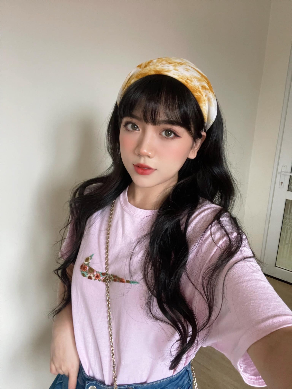 Dù chỉ mới 21 tuổi nhưng Bảo Hân đã khiến nhiều người "lác mắt" bởi vóc dáng phổng phao, quyến rũ bất ngờ.