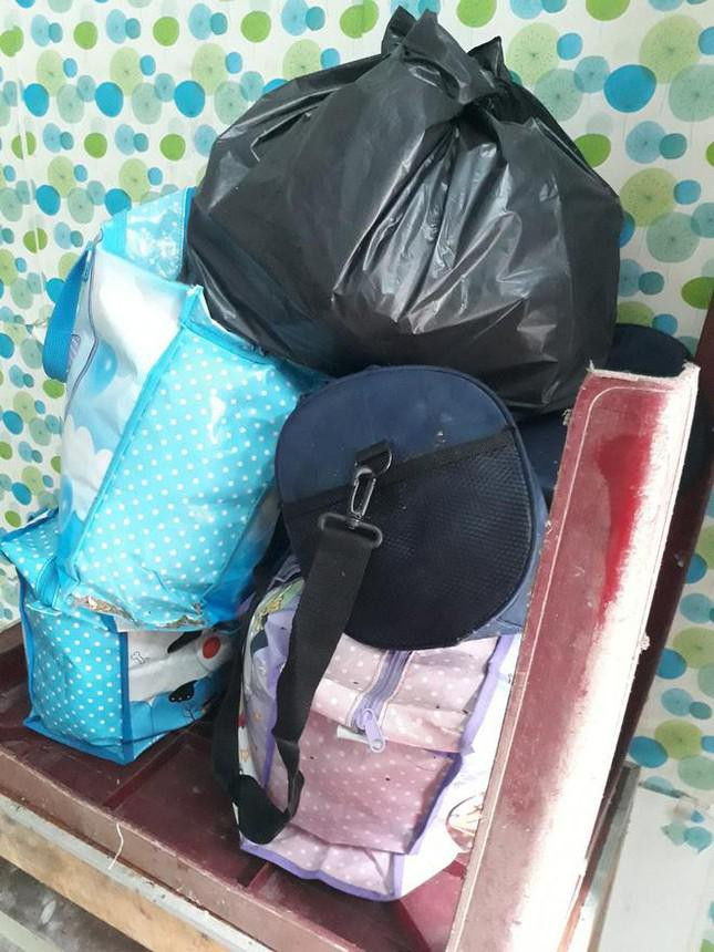 Khoảng 1 ngày tập trung dọn dẹp "bãi rác" bị cô gái thuê trọ để lại, chủ nhà đã chia sẻ hình ảnh căn phòng sau khi lau rửa sạch cùng dòng trạng thái: "Cuối cùng cũng tàm tạm cái phòng. Nếu bạn ấy có đọc được bài đăng này thì cứ liên hệ lại với gia đình để nhận đồ nhé. Hứa danh dự là gia đình sẽ không làm gì ảnh hưởng đến danh dự của bạn đâu. Vì đồ của bạn còn lại rất rất nhiều. Mình dọn qua để ở phòng khác. Cho bạn ấy 2 tuần để nhận đồ ạ".