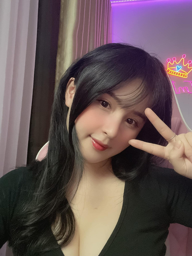 Nu streamer bi “ga gam” chat 18+ lo nhan sac “van nguoi me“