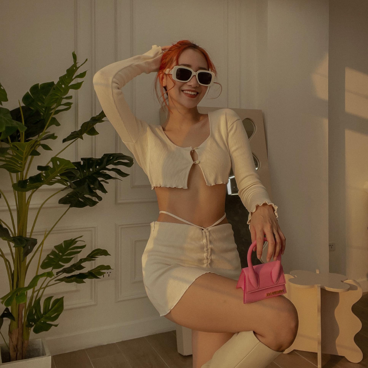 Kiều Ly là một trong những hot girl sở hữu thân hình rất đẹp với chiều cao nổi bật và đường cong nóng bỏng, gợi cảm.