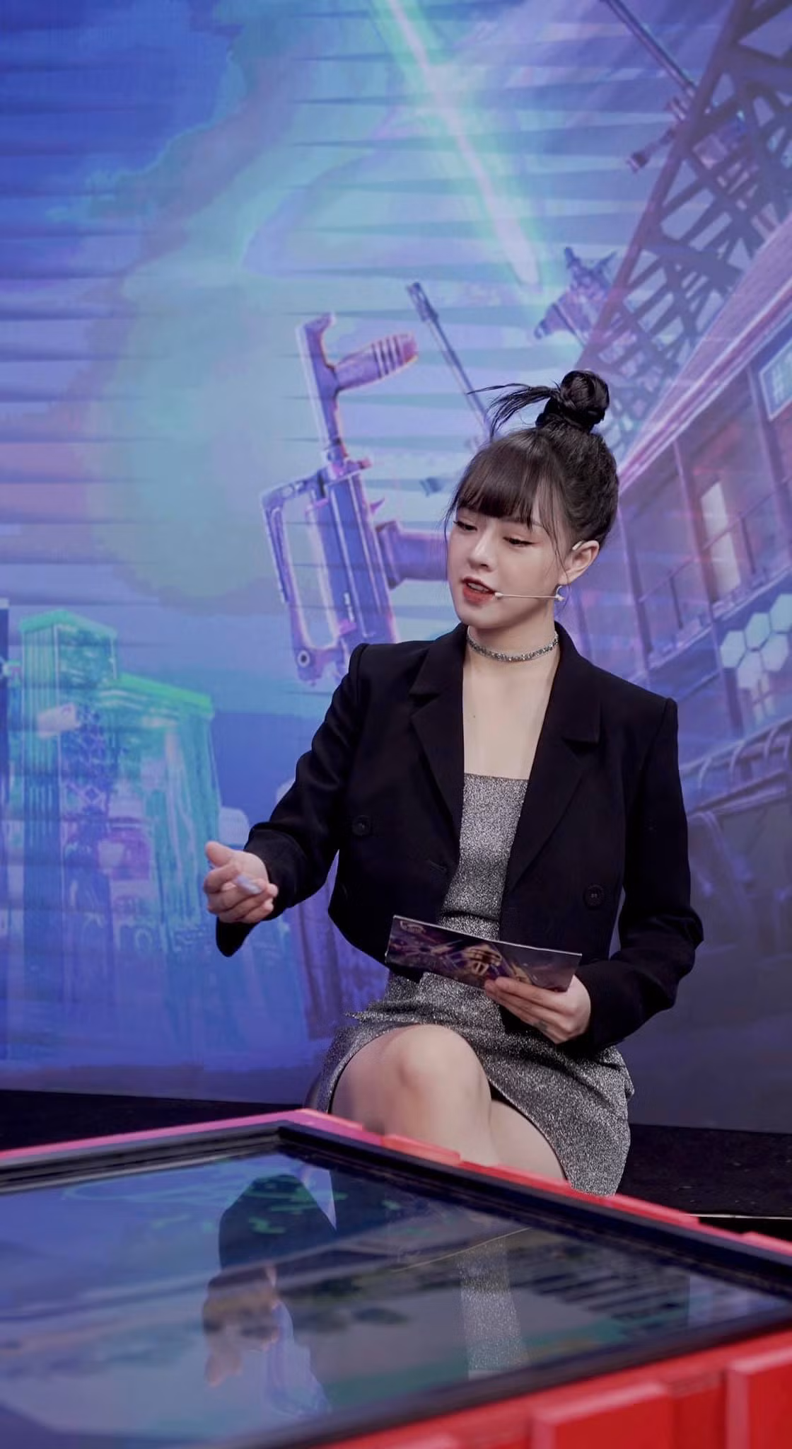 Được biết, gái xinh 9X cũng rất yêu động vật, đặc biệt là chó mèo. Cô nàng cũng thường trích kinh phí để ủng hộ quỹ cứu trợ động vật.