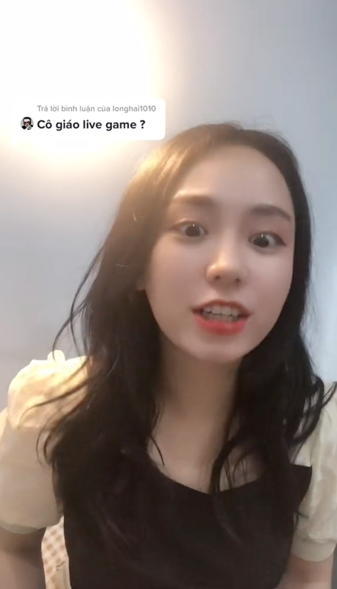 Không chỉ trợn mắt, quát lớn Minh Thu còn lớn tiếng: "Mắc gì không được chơi game? Mai chơi game nhiều hơn".