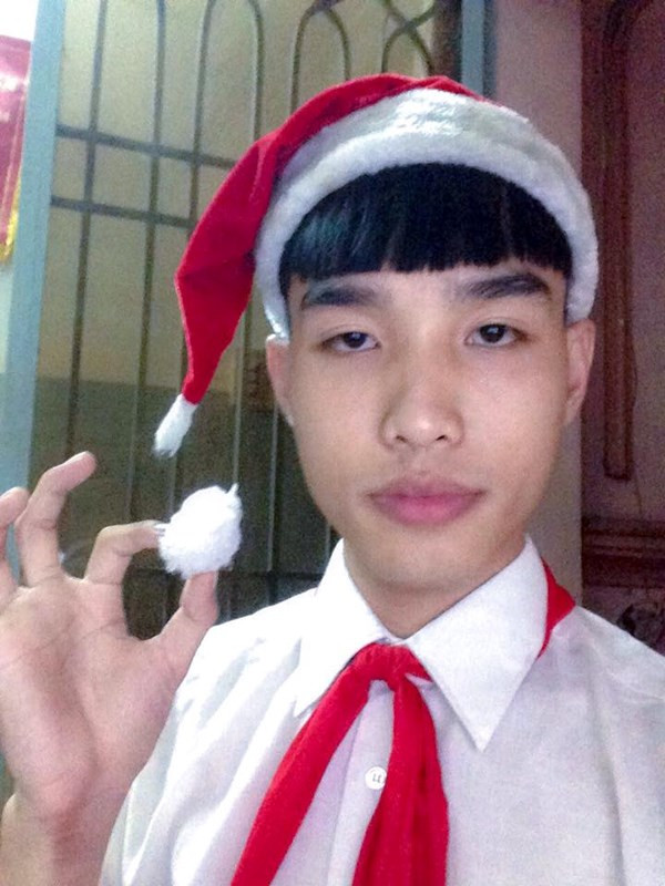 Chỉ với một bản parody Con Người Ta (chế lời từ ca khúc Vợ Người Ta), Củ Tỏi (tên thật Nguyễn Tiến Dũng) vụt sáng thành hiện tượng trên MXH của Việt Nam.