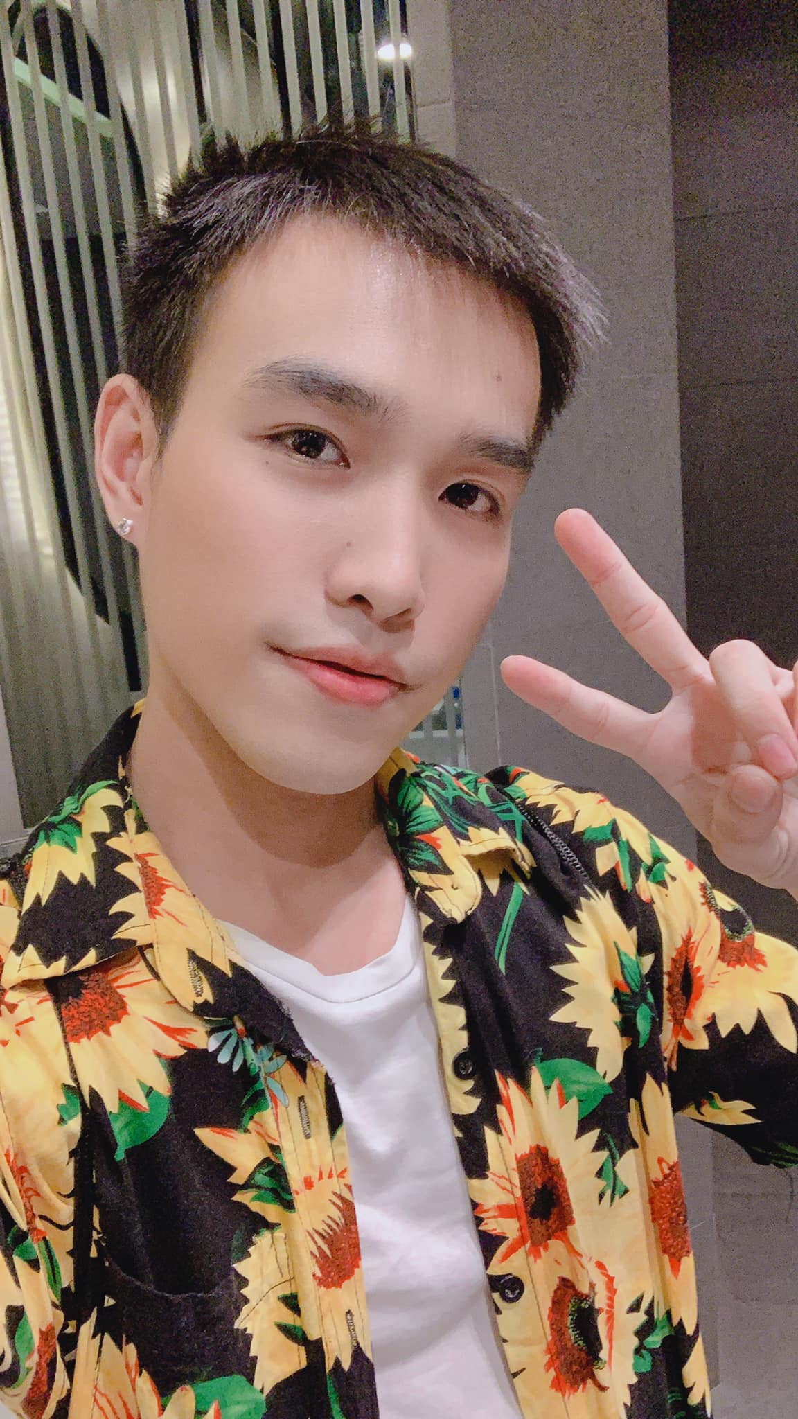 Dù công việc vất vả, lại có nguy cơ lây nhiễm COVID-19 cao, Củ Tỏi vẫn luôn lạc quan, làm tròn trách nhiệm.