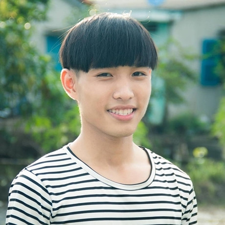 Bẵng đi một thời gian, cộng đồng mạng không còn thấy "thánh chế" Củ Tỏi đăng tải clip hay MV Parody. Tần suất hoạt động trên mạng của chàng trai này cũng giảm đi nhanh chóng.