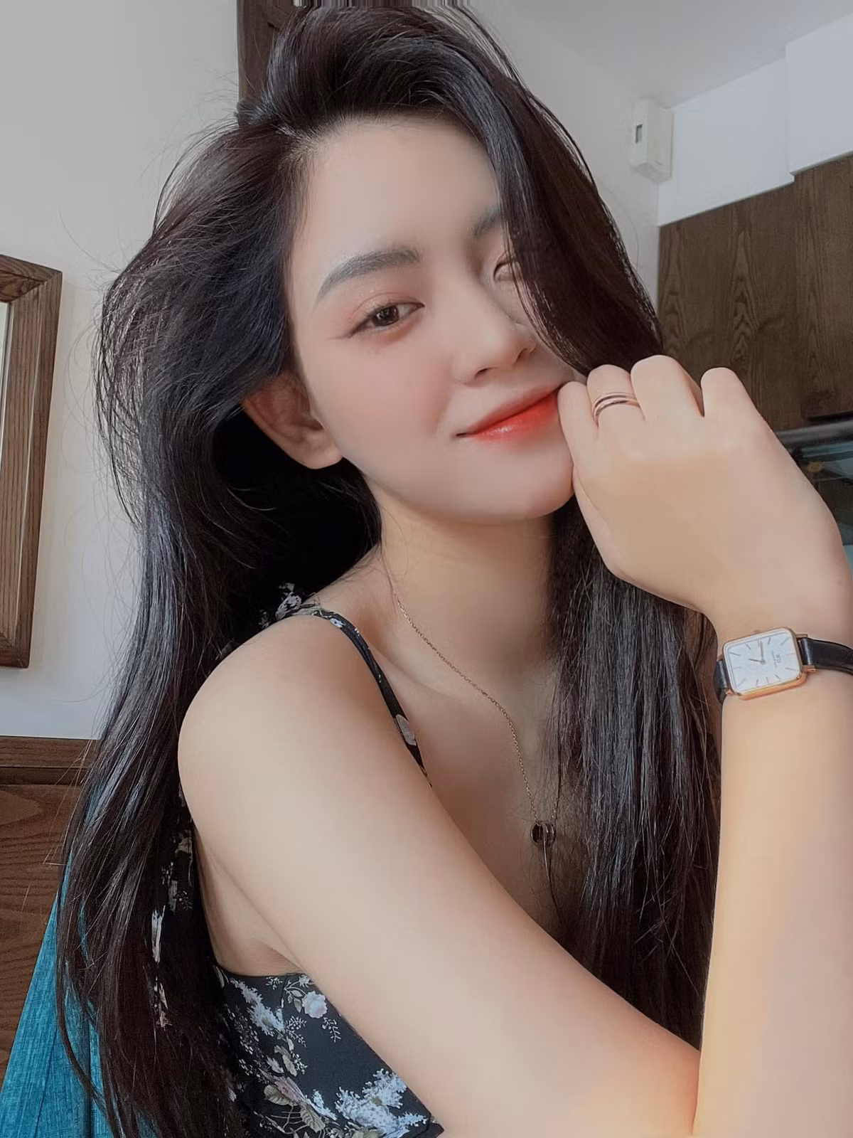 Gái xinh xứ Nghệ hiện là sinh viên năm cuối chuyên ngành Marketing, trường Đại học Thăng Long, Hà Nội.