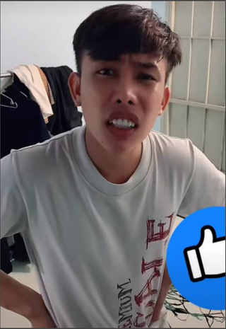 Được biết, Tùng Sơn sau khi nổi tiếng đã đầu tư tiền "đập đi xây lại" thay đổi gương mặt. Anh chàng từng khiến không ít người bất ngờ trong loạt ảnh tái hiện chi tiết quá trình đại phẫu nhan sắc.