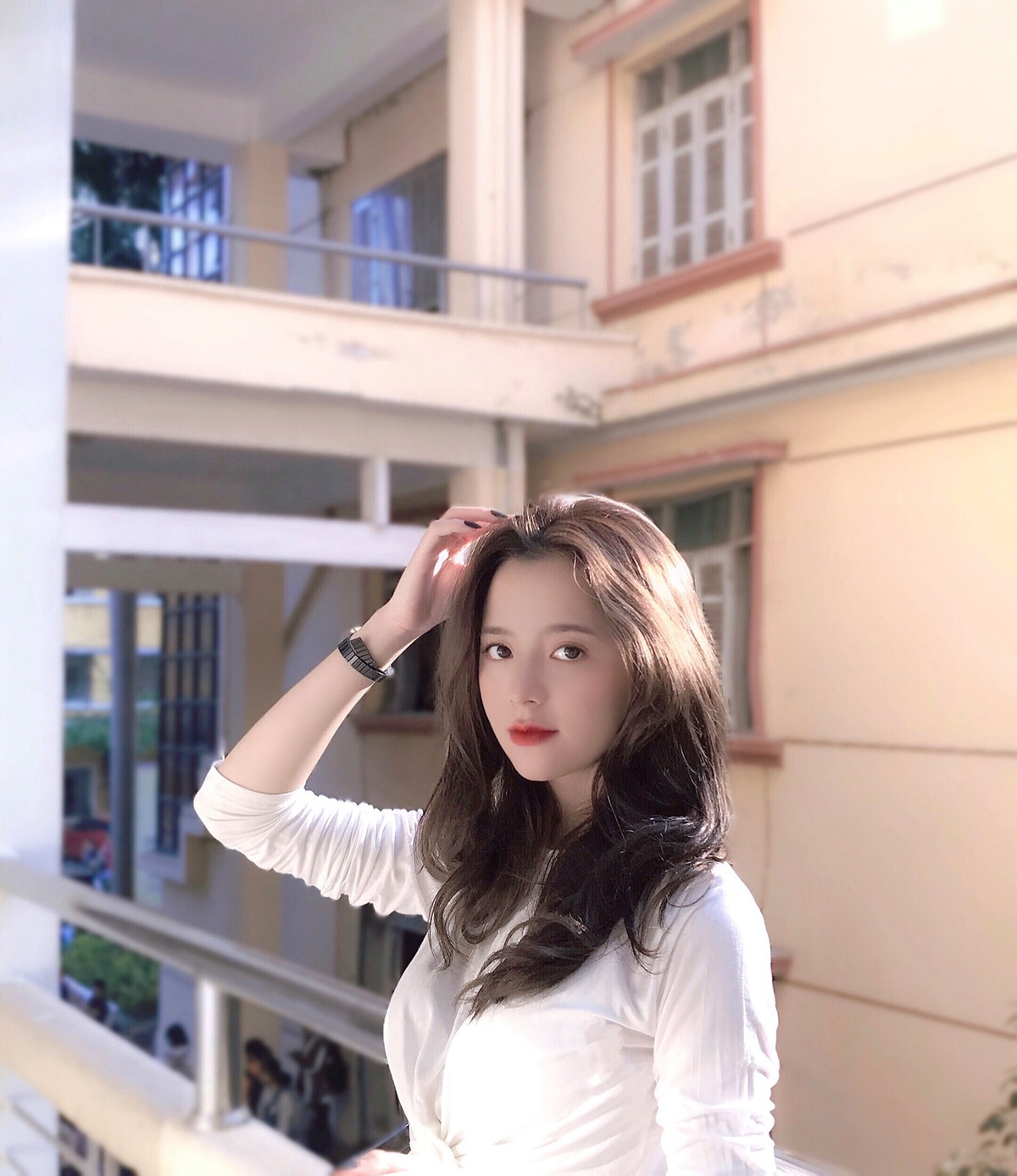 Cư dân mạng cũng phải "đổ gục" với thần thái kết hợp thân hình quyến rũ của Nhung.