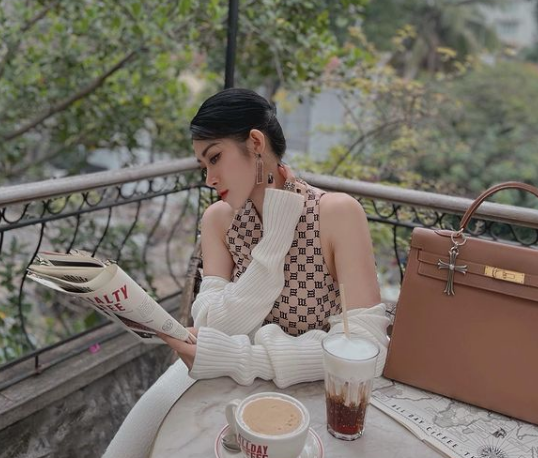 Được biết, sau khi tham gia Người ấy là ai, vào năm 2020 Mai Sương gặp sự cố gây ảnh hưởng nghiêm trọng đến sức khỏe khi tiêm filler cho môi.