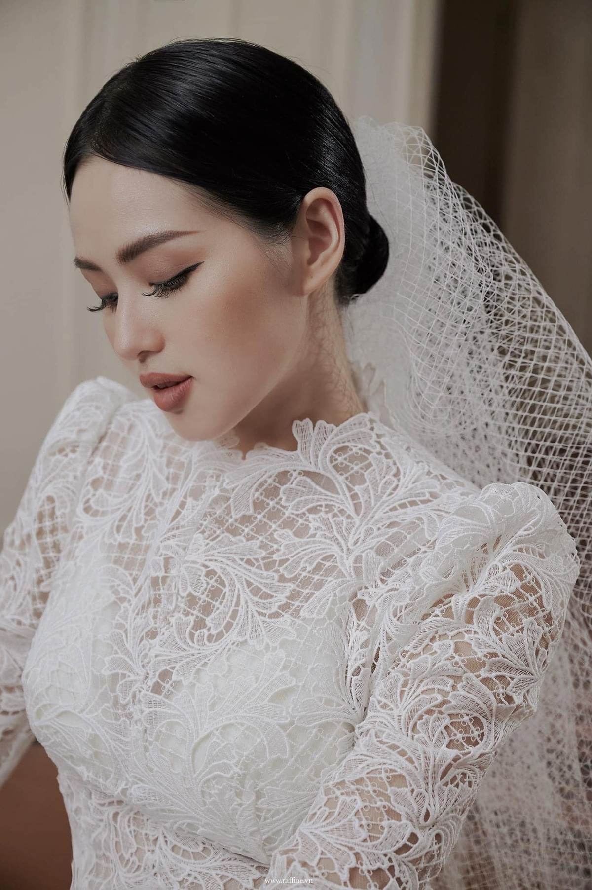 Tâm Tít là một trong những cựu hot girl đình đám của giới trẻ, người đẹp là hot girl thế hệ đầu tiên của Hà Nội cùng thời với Midu, Elly Trần.