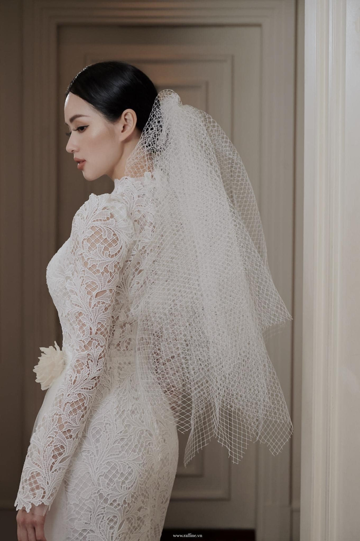 Dù đã xa rời ánh đèn sân khấu, thế nhưng cuộc sống của hot girl Tâm Tít vẫn được cư dân mạng đặc biệt quan tâm.