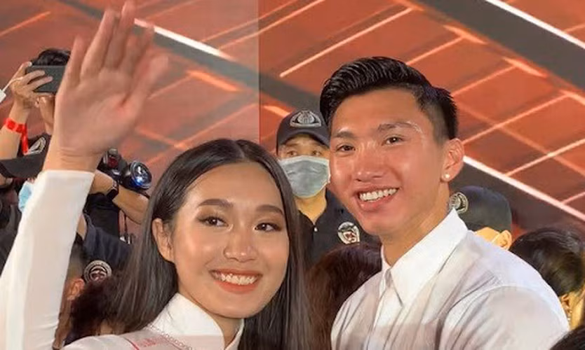 Xinh đẹp thuộc hàng top trong cuộc thi nhan sắc lớn, lại vướng tin đồn yêu chàng cầu thủ nổi tiếng nên Doãn Hải My khó tránh khỏi những bàn tán, nghi ngờ là người thứ ba.