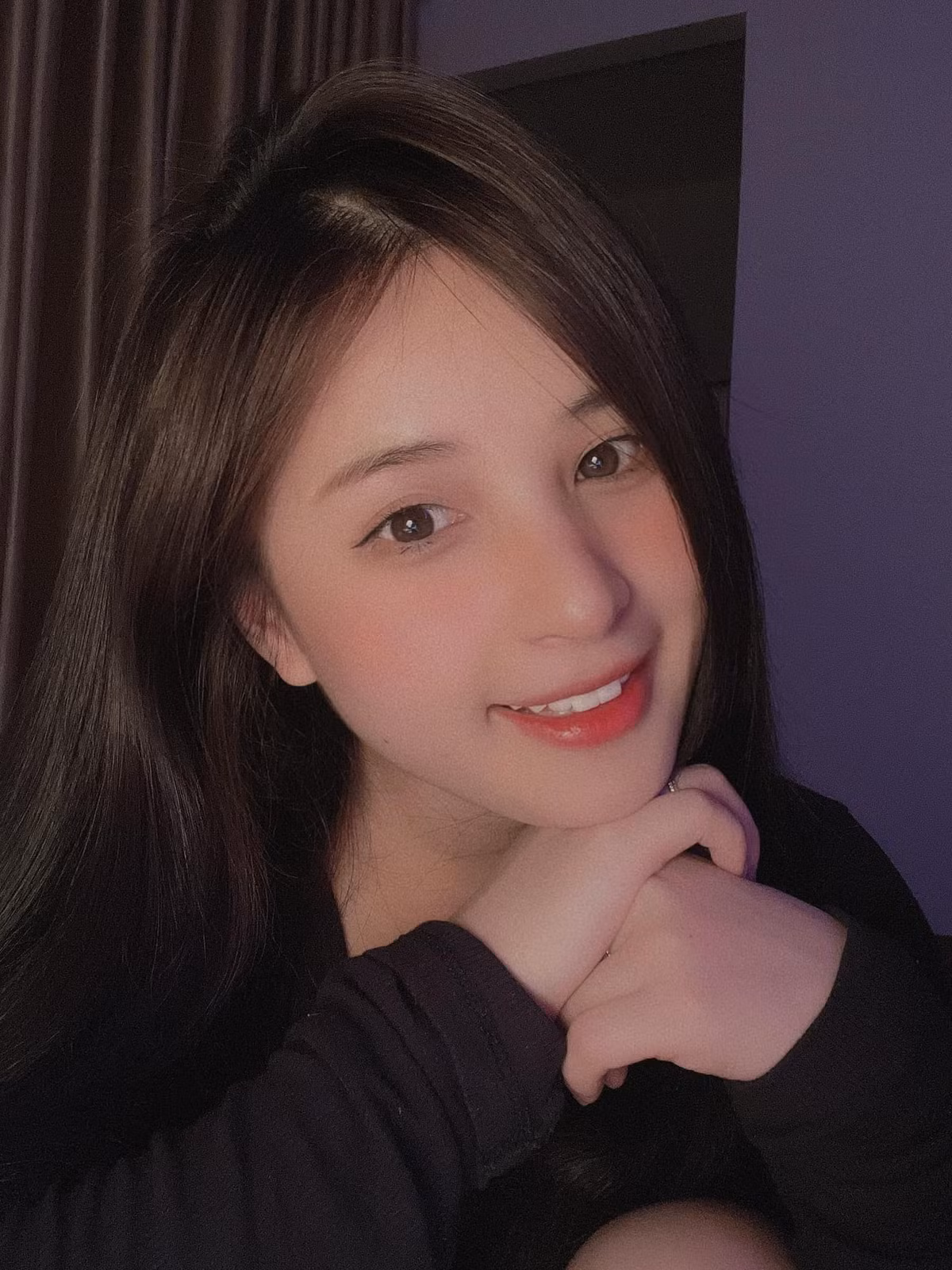 Ma Hương Thảo (biệt danh Thảo Nari, sinh năm 1994) là nữ streamer dân tộc Tày nổi bật trong giới trẻ Việt.