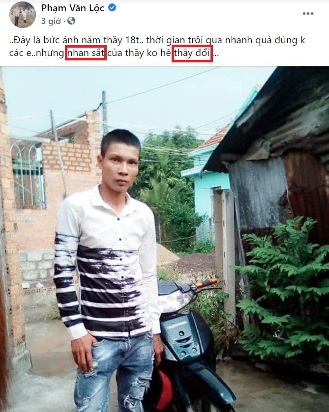 Không chỉ để ý đến nhan sắc không hề thay đổi, netizen còn chăm chăm bắt lỗi chính tả của YouTuber "triệu view" này. Cụ thể, anh chàng lại viết sai đến tận hai lỗi chính tả: "Nhan sắt" thay vì "nhan sắc"; "thây đổi" thay vì là "thay đổi".