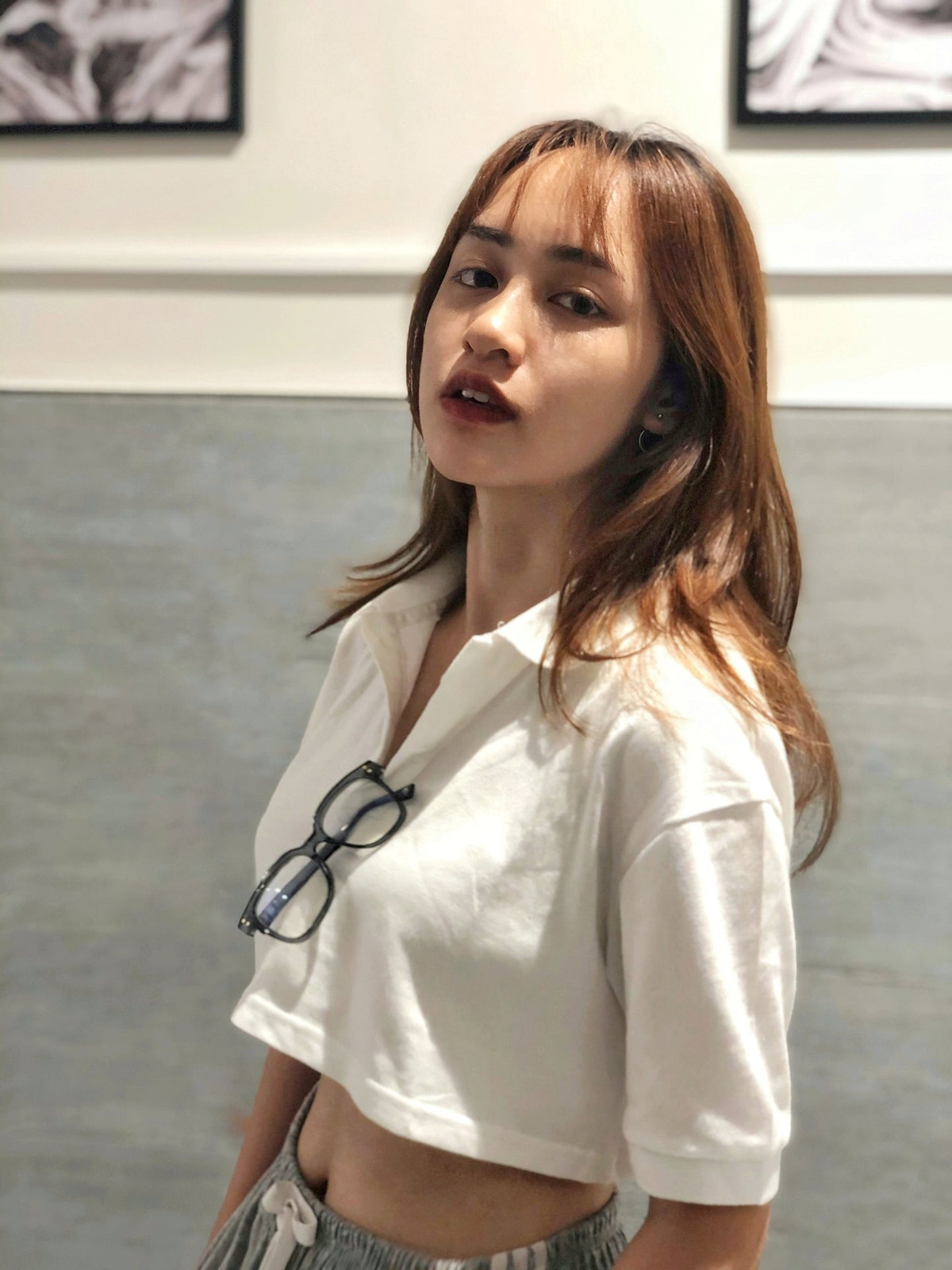 Trước đây, cô nàng thường diện những bộ trang phục nhẹ nhàng, nữ tính để tôn lên vẻ đẹp duyên dáng, dễ thương của mình.