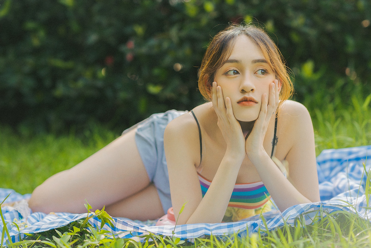 Hot girl Hà thành cao 1m70 cùng nhan sắc xinh xắn, nước da trắng và thân hình chuẩn đẹp, 3 vòng cân đối "hút hồn" mọi ánh nhìn.