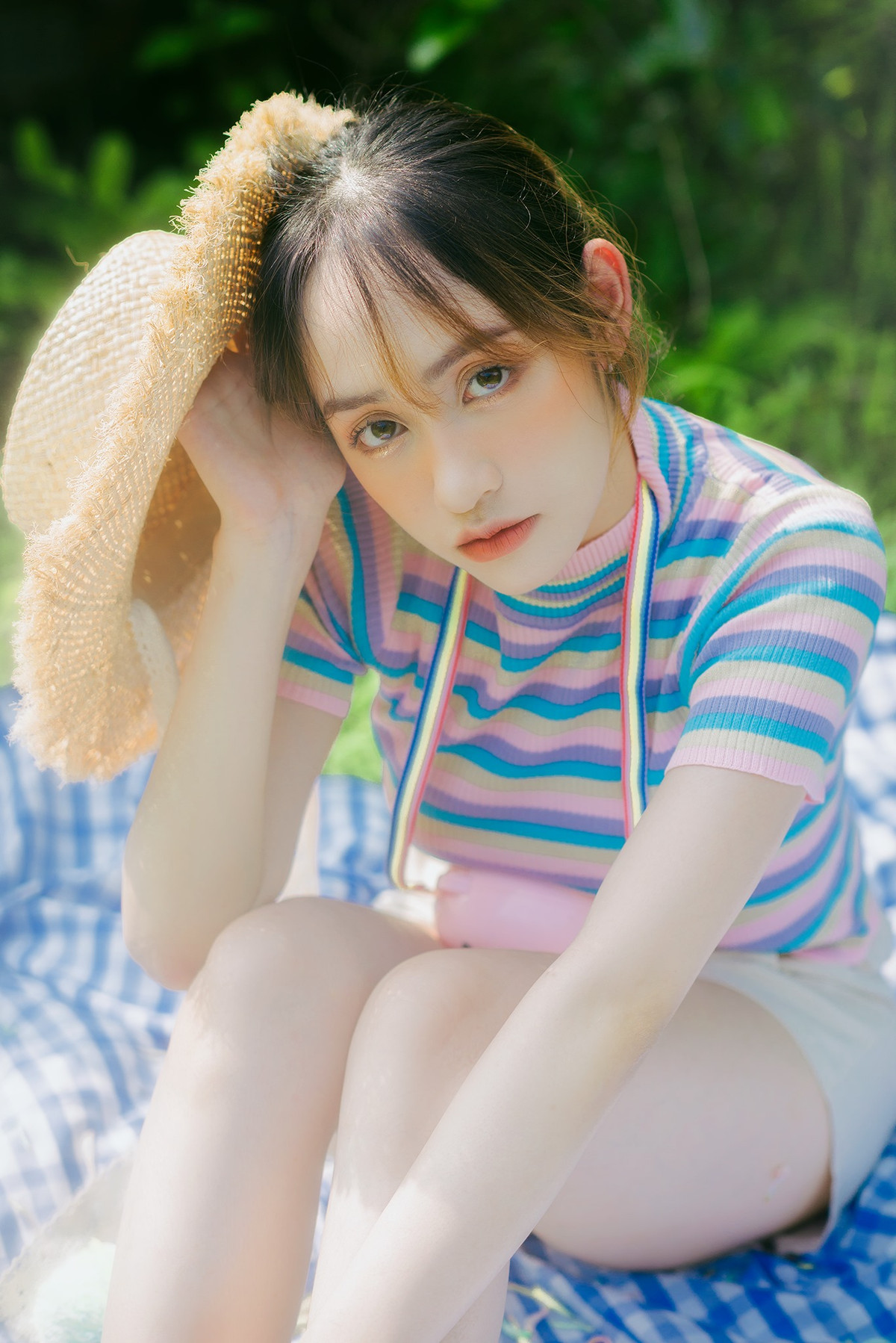 Được biết, gái xinh được mời đi chụp ảnh từ năm học lớp 10, Vân từng lọt top 5 cuộc thi Nữ sinh thế hệ mới…