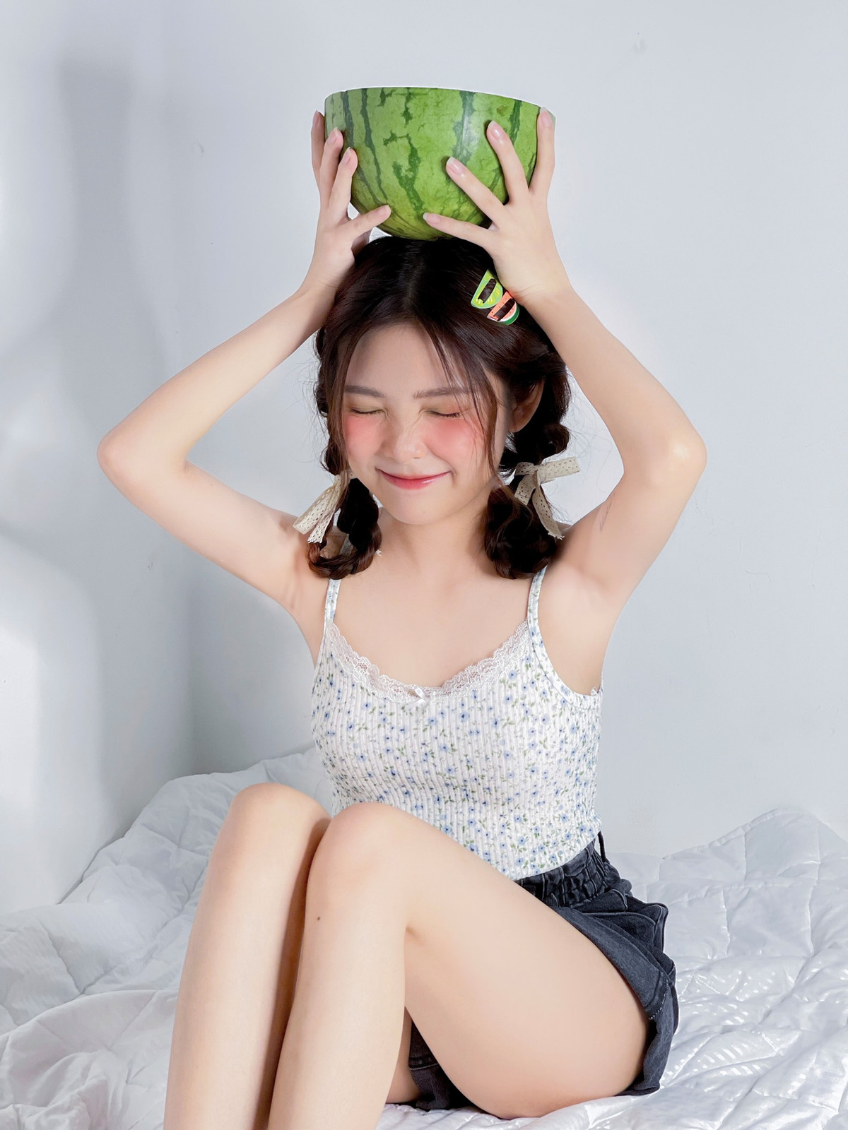 Hot girl TikTok này sinh năm 2000, cô được mọi người biết đến nhờ khuôn mặt đáng yêu "như búp bê" và khả năng make-up chuyên nghiệp.